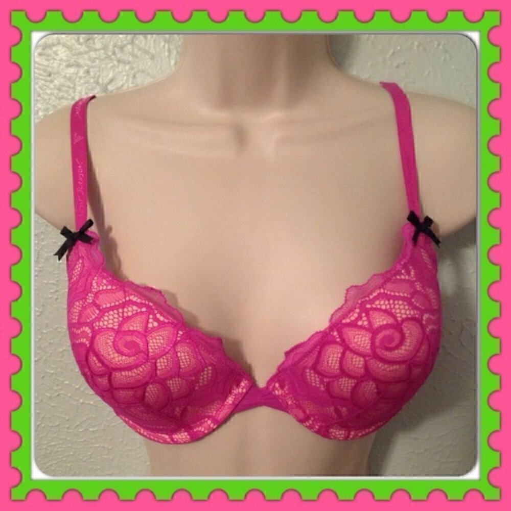 Betsy Johnson Hot Pink🎀 Lace Padded Bra
